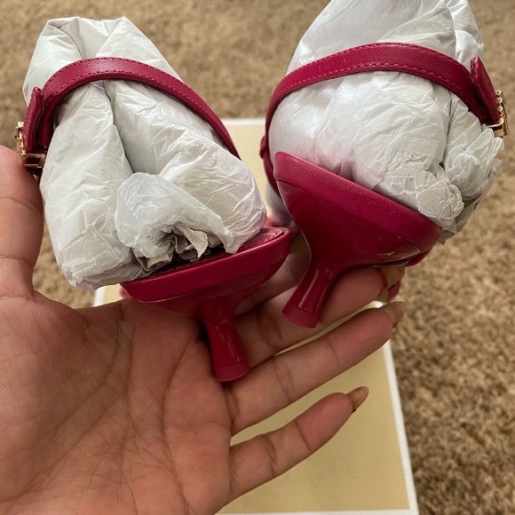 Michael Kors | NWB Mini Heel T-Strap Sandals - Picture 9 of 9